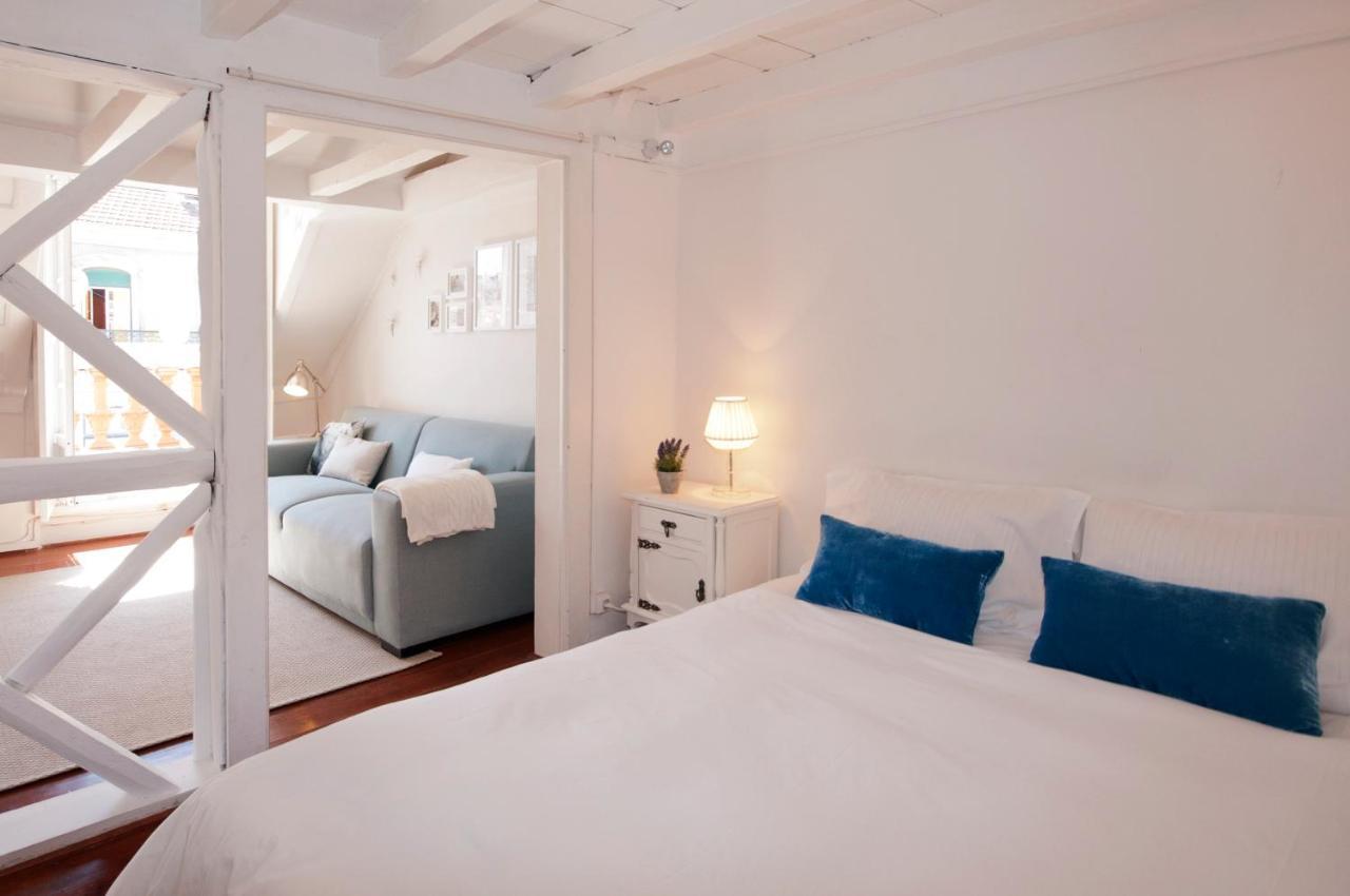 Penthouse At Downtown With Sun Deck & Amazing Views Lägenhet Lisboa Exteriör bild
