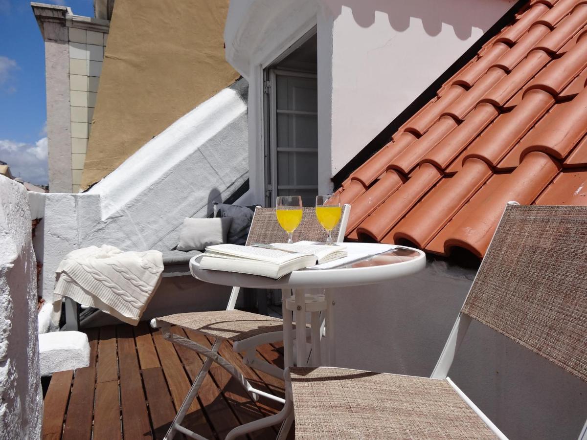 Penthouse At Downtown With Sun Deck & Amazing Views Lägenhet Lisboa Exteriör bild